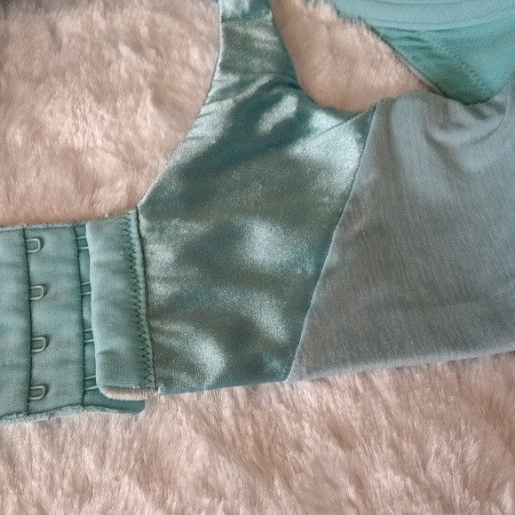 Vanity Fair Women's Illumination Full Figure Zoned-in Support Green Solid Bra 42 - Picture 7 of 10